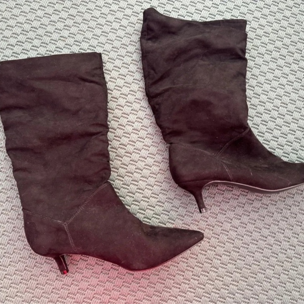 Chic Black Heeled Boots for Women